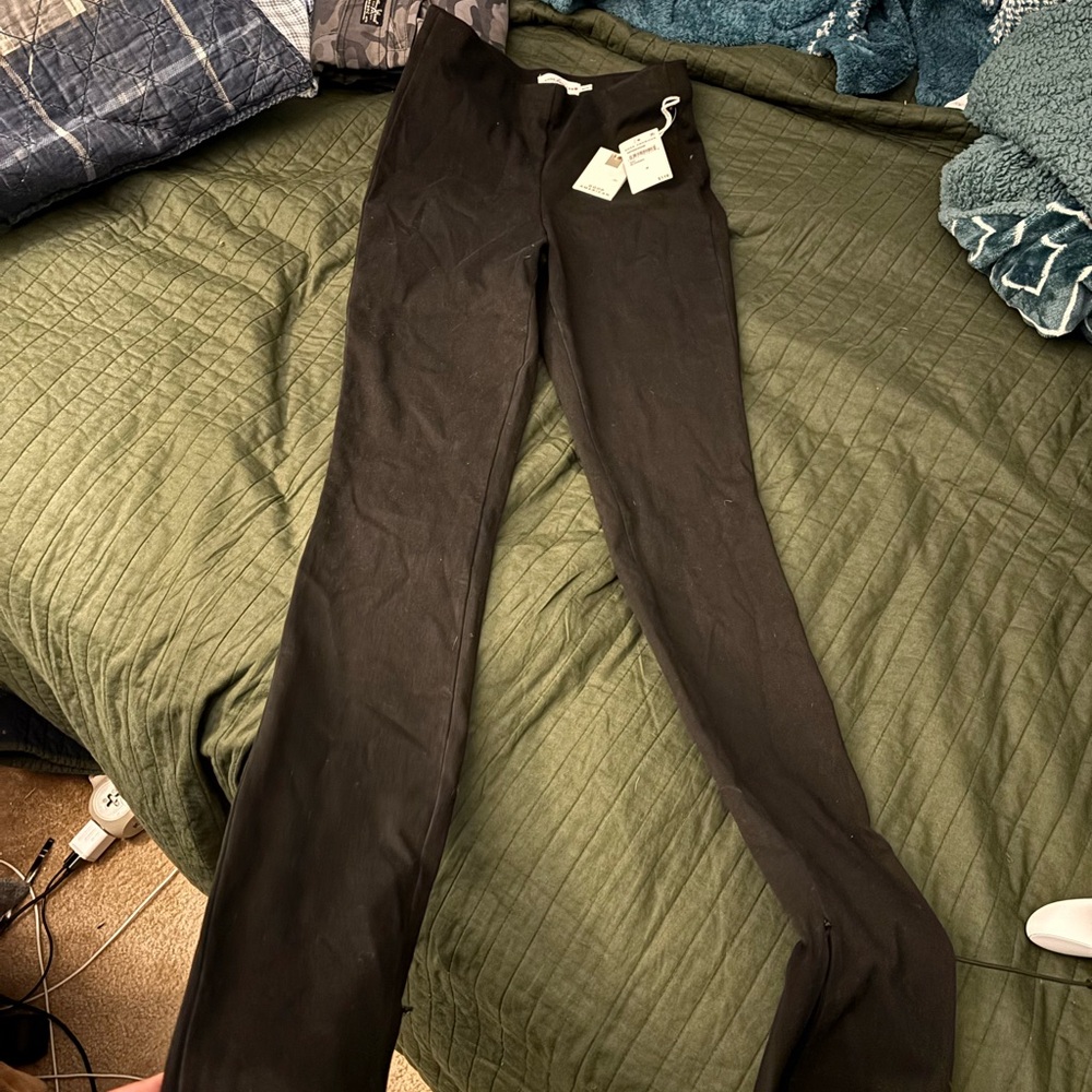 Good American Black Skinny Jeans Sleek and Stylish